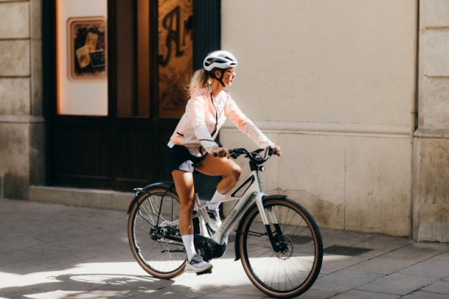 FlyingV_Lifestyle Photography_Barcelona_Jolanda (4) Cannondale Flying V VAE