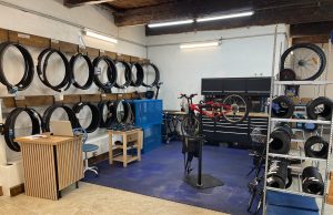 Repair and Run s’installe à Aubagne intérieur atelier Repair and Run à Aubagne