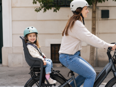 Nos enfants sont-ils en sécurité sur nos vélos ? Siège vélo enfant non conforme